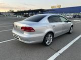 Volkswagen Passat 2011 годаfor6 000 000 тг. в Алматы – фото 5