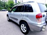 Toyota RAV4 2002 годаүшін5 990 000 тг. в Алматы – фото 4