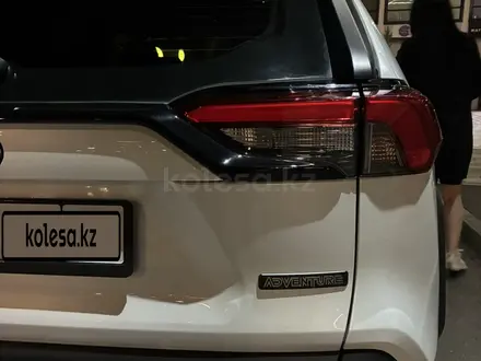 Toyota RAV4 2024 года за 16 900 000 тг. в Астана – фото 2