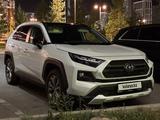 Toyota RAV4 2024 года за 16 900 000 тг. в Астана
