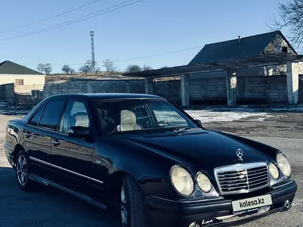 Mercedes-Benz E 230 1996 года за 2 700 000 тг. в Шымкент – фото 2