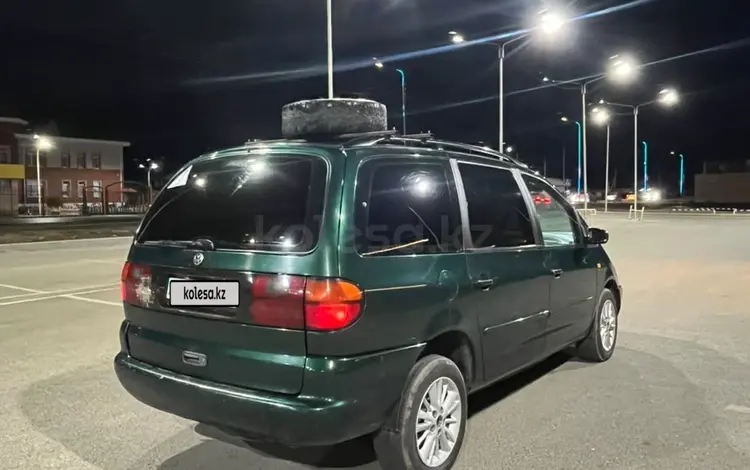 Volkswagen Sharan 1998 года за 1 700 000 тг. в Кульсары