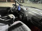 Volkswagen Sharan 1998 года за 1 700 000 тг. в Кульсары – фото 4