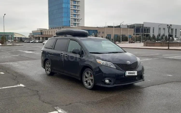 Toyota Sienna 2016 года за 12 000 000 тг. в Алматы