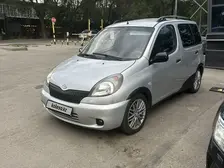 Toyota Yaris, 2001