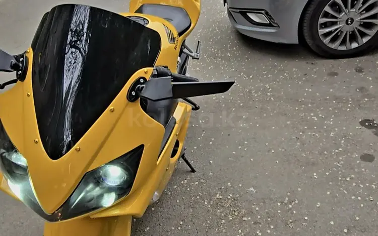 Honda  CBR 600F 2001 годаүшін2 500 000 тг. в Алматы