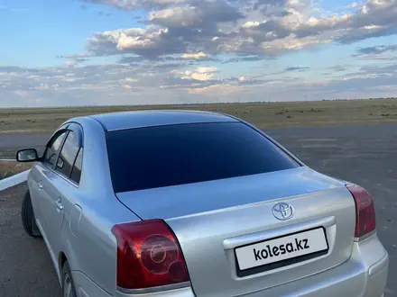 Toyota Avensis 2004 года за 4 100 000 тг. в Уральск – фото 2