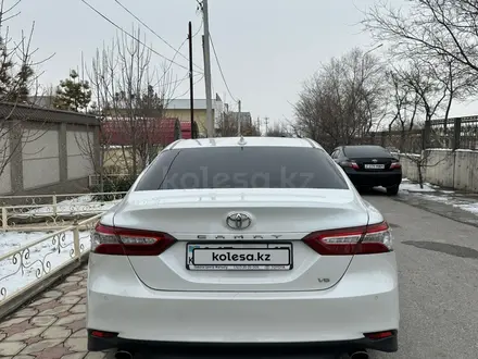 Toyota Camry 2018 года за 16 000 000 тг. в Шымкент – фото 3