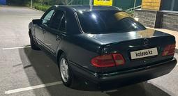 Mercedes-Benz E 240 1998 года за 2 700 000 тг. в Караганда – фото 3