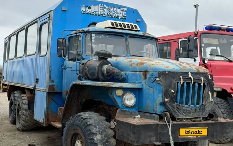Урал  Вахтовый автобус Урал 2006 года за 8 000 000 тг. в Атырау
