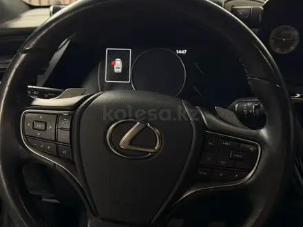 Lexus ES 250 2023 года за 23 500 000 тг. в Алматы – фото 13