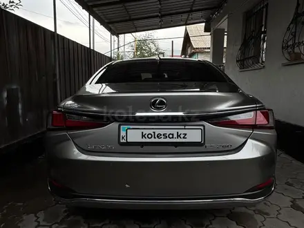 Lexus ES 250 2023 года за 23 500 000 тг. в Алматы – фото 3