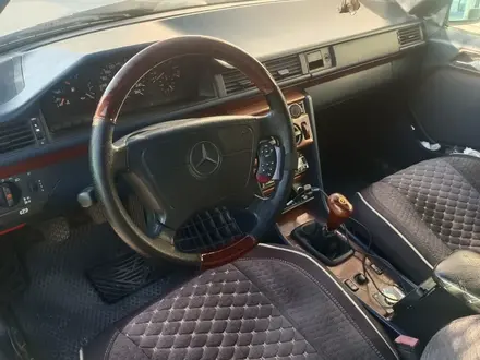 Mercedes-Benz E 280 1993 года за 2 500 000 тг. в Кызылорда – фото 4