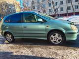 Nissan Almera Tino 2001 года за 2 600 000 тг. в Астана