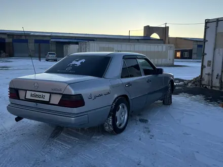 Mercedes-Benz E 220 1993 года за 2 300 000 тг. в Туркестан – фото 6