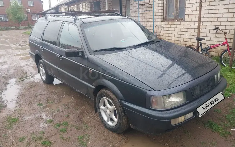 Volkswagen Passat 1993 годаүшін1 400 000 тг. в Уральск