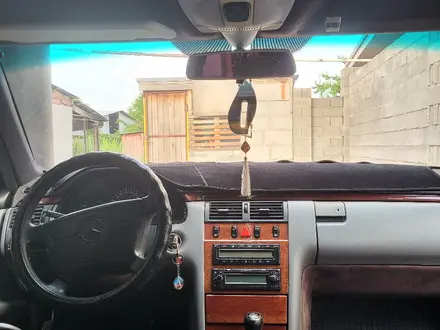 Mercedes-Benz E 320 1996 года за 2 700 000 тг. в Алматы – фото 3