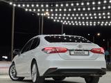 Toyota Camry 2021 года за 14 000 000 тг. в Атырау – фото 4