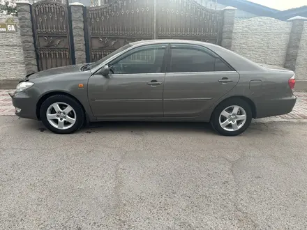 Toyota Camry 2005 года за 6 100 000 тг. в Алматы – фото 3