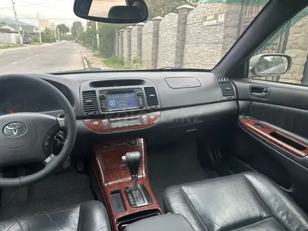 Toyota Camry 2005 года за 6 100 000 тг. в Алматы – фото 9
