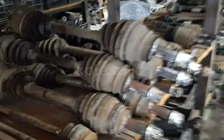 Привод передний и задний Mithubishi Pajero 3 Оригинал привозной за 35 000 тг. в Алматы