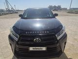 Toyota Highlander 2016 года за 11 000 000 тг. в Актау