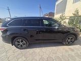 Toyota Highlander 2016 года за 11 000 000 тг. в Актау – фото 4