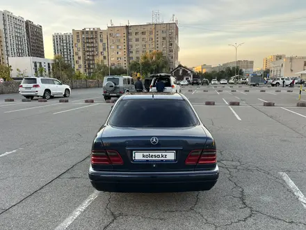 Mercedes-Benz E 320 1996 года за 3 490 000 тг. в Алматы – фото 13