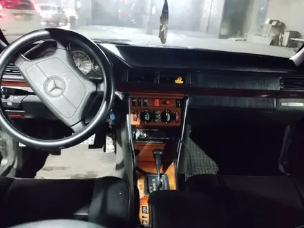 Mercedes-Benz E 320 1993 года за 2 500 000 тг. в Тараз – фото 6