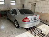 Mercedes-Benz C 240 2001 года за 4 200 000 тг. в Астана – фото 3