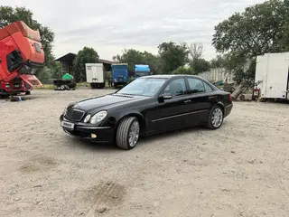 Mercedes-Benz E 320