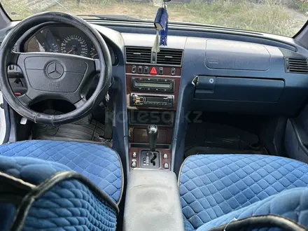 Mercedes-Benz C 280 1995 года за 2 000 000 тг. в Аманкарагай – фото 2