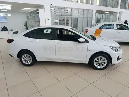 Chevrolet Onix LTZ 2025 года за 6 990 000 тг. в Астана – фото 2