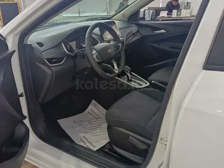 Chevrolet Onix LTZ 2025 года за 6 990 000 тг. в Астана – фото 6