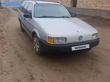 Volkswagen Passat, 1993