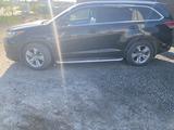 Toyota Highlander 2021 года за 11 500 000 тг. в Атырау – фото 3