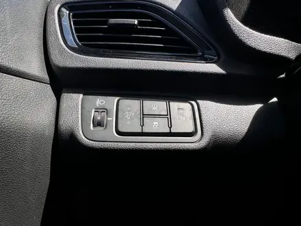 Hyundai Accent 2021 года за 6 970 000 тг. в Караганда – фото 22