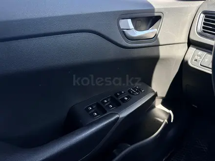 Hyundai Accent 2021 года за 6 970 000 тг. в Караганда – фото 23