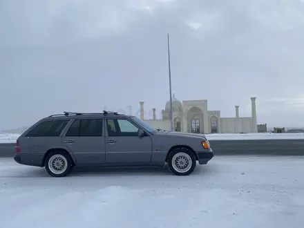 Mercedes-Benz E 320 1991 года за 2 800 000 тг. в Алматы – фото 3