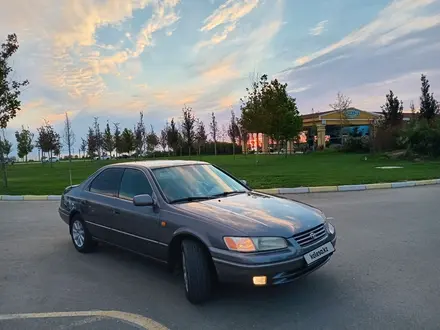 Toyota Camry 1999 года за 3 200 000 тг. в Жанаозен
