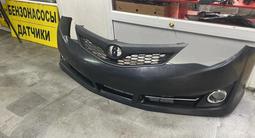 Бампер перед toyota camry 50 se за 30 000 тг. в Алматы