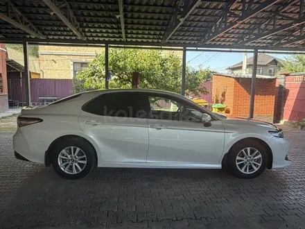 Toyota Camry 2021 года за 14 500 000 тг. в Алматы – фото 12