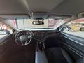 Toyota Camry 2021 года за 14 500 000 тг. в Алматы – фото 16