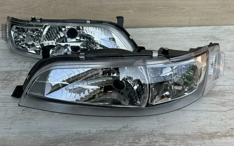 Фара и поворотник Toyota Mark 2 кузов 90 Хрустальные комплект за 42 000 тг. в Алматы