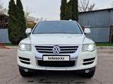 Volkswagen Touareg 2009 года за 8 500 000 тг. в Алматы – фото 2