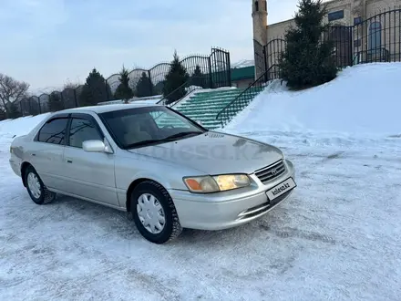 Toyota Camry 2000 года за 3 600 000 тг. в Алматы – фото 8