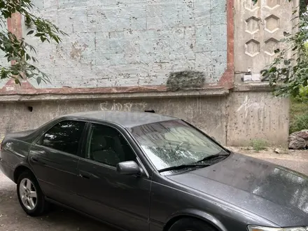 Toyota Camry 2000 года за 2 550 000 тг. в Тараз – фото 4
