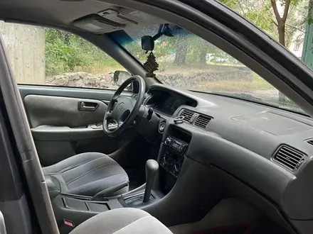 Toyota Camry 2000 года за 2 550 000 тг. в Тараз – фото 6