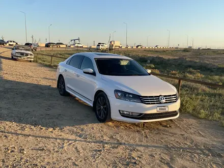 Volkswagen Passat 2013 года за 5 200 000 тг. в Актау – фото 2