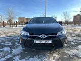 Toyota Camry 2016 годаfor9 800 000 тг. в Экибастуз – фото 5